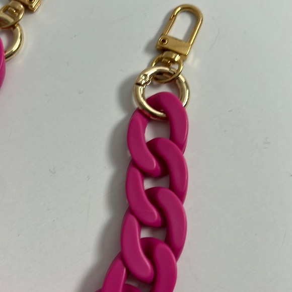 Acrylic chunky chain link bag strap, lacquer rose pink links - Picture 2 of 2